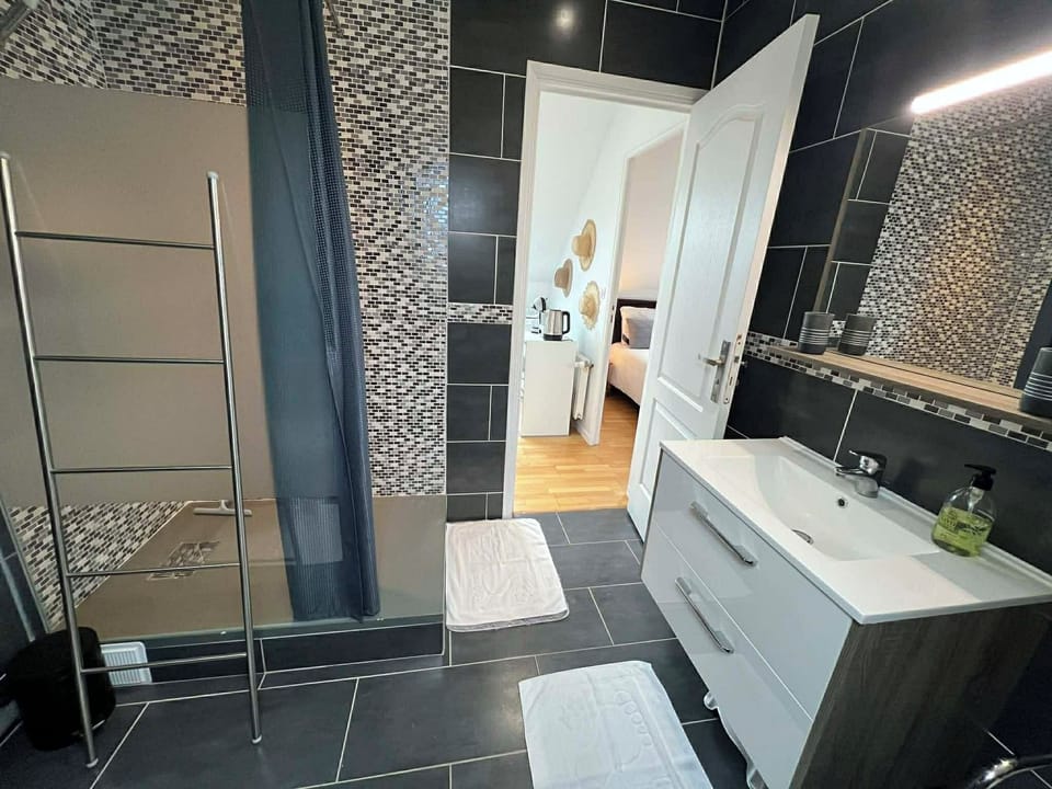 Suite | Bathroom