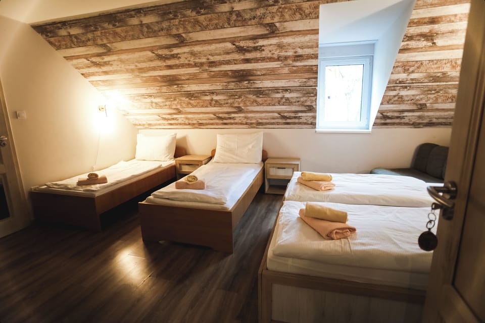 Classic Quadruple Room, Courtyard View | Desk, WiFi (free)