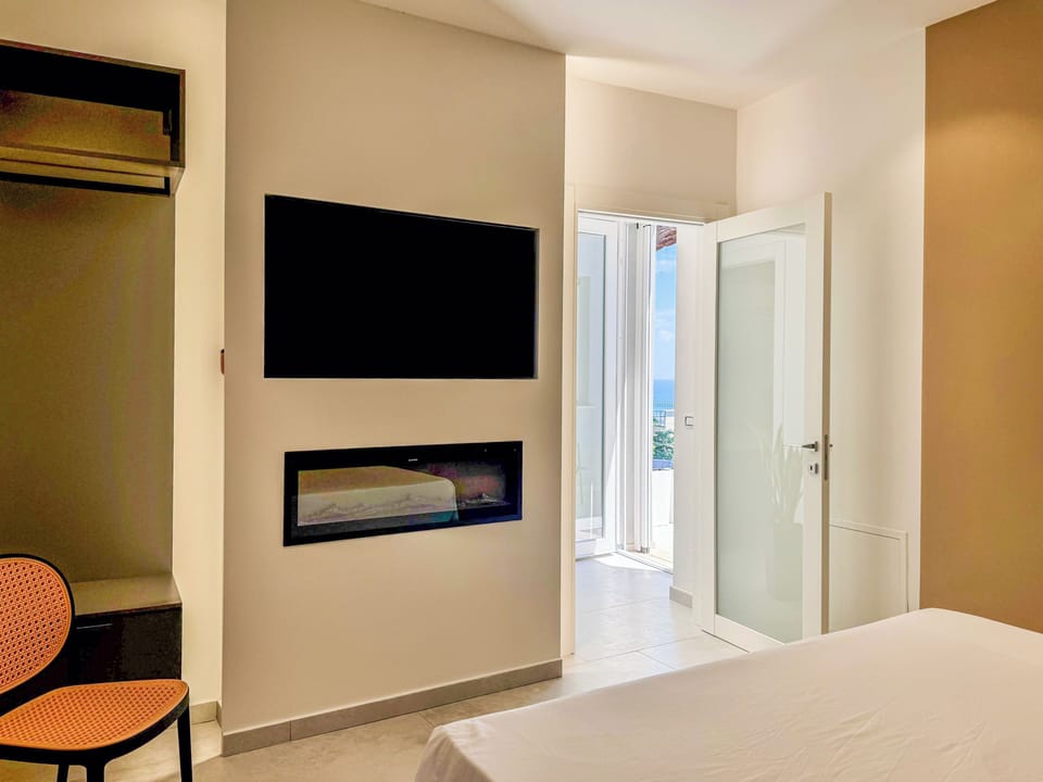 Room, Patio, Sea View | Free WiFi