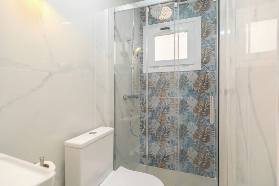 Charming 2-bedroom Apartment in Guargacho, Tenerife Apartment in Abona