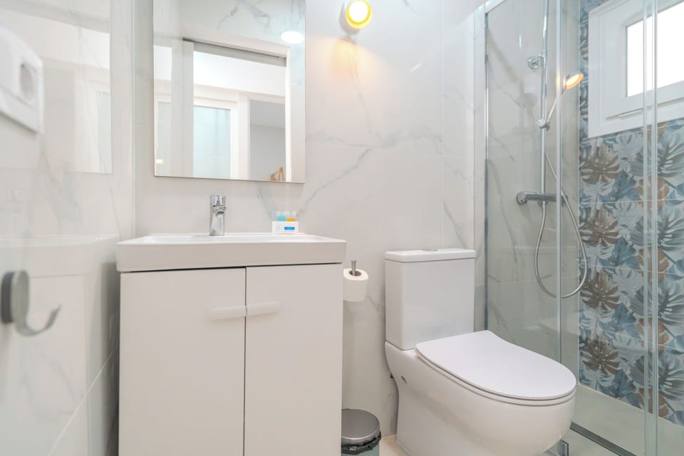 Charming 2-bedroom Apartment in Guargacho, Tenerife Apartment in Abona