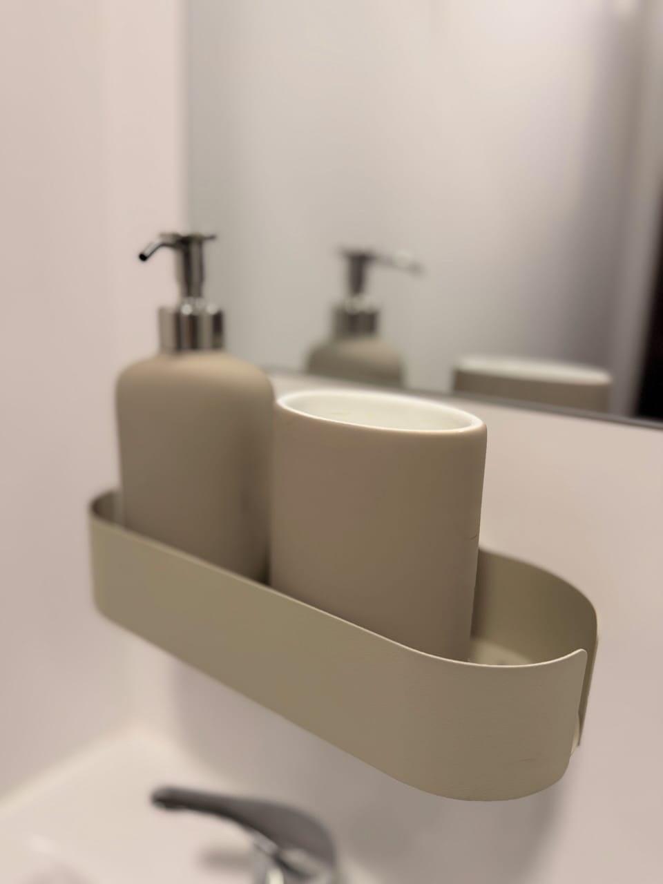 Towels, soap, shampoo, toilet paper