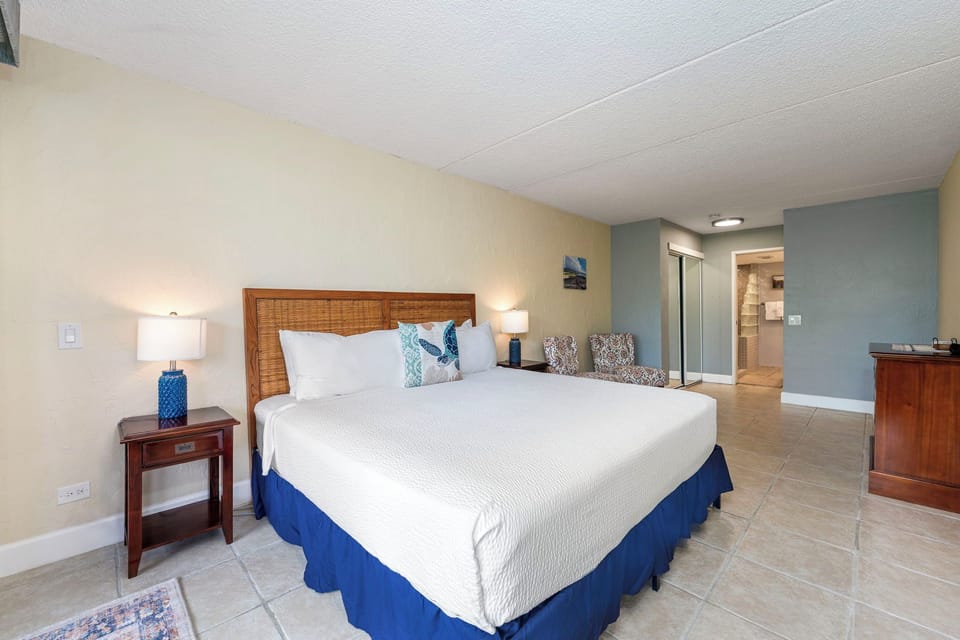 Condo, 1 King Bed with Sofa bed, Garden View (Kona Pacific C317) | 1 bedroom, individually decorated, individually furnished