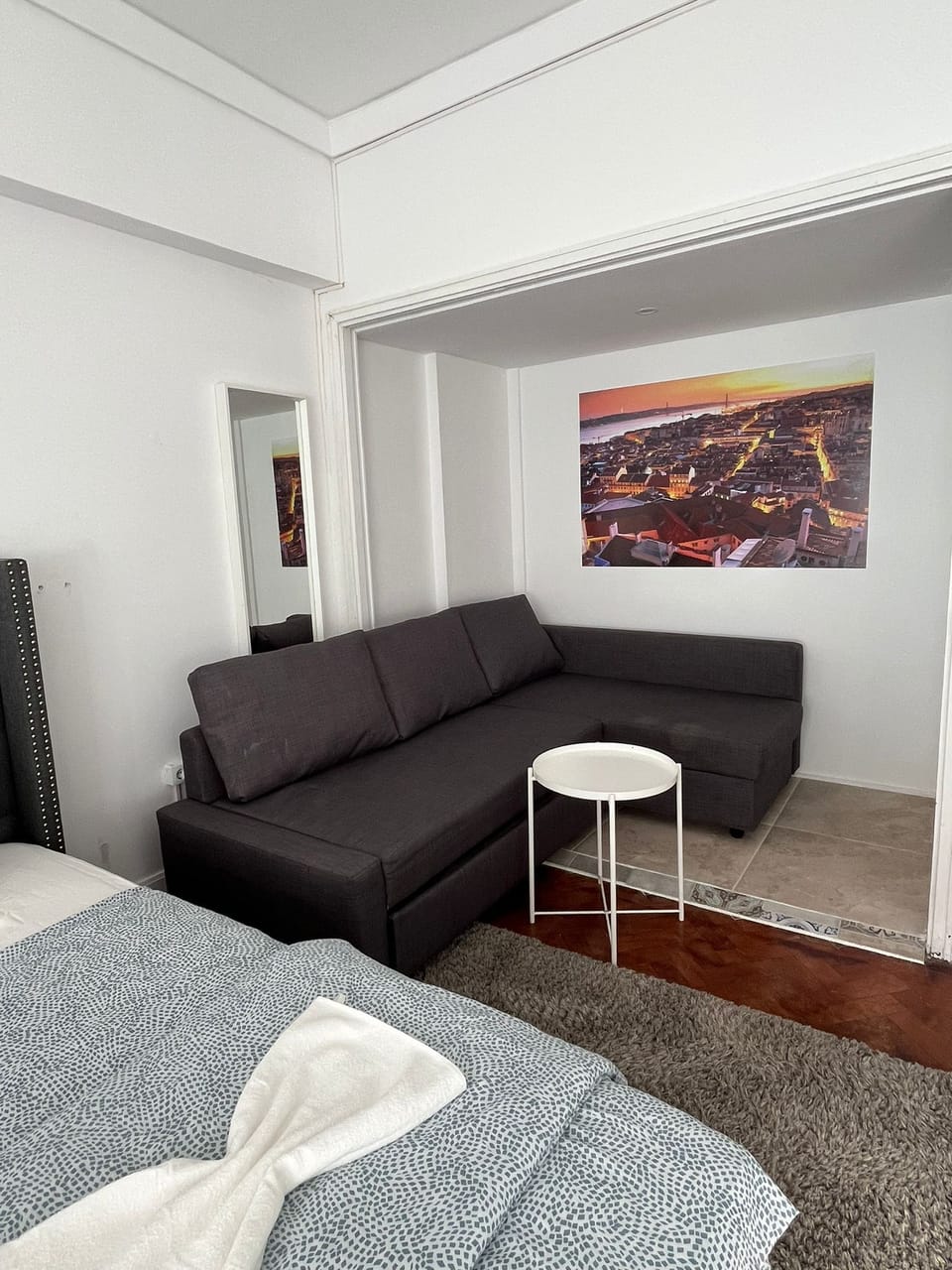 Room | WiFi (free)