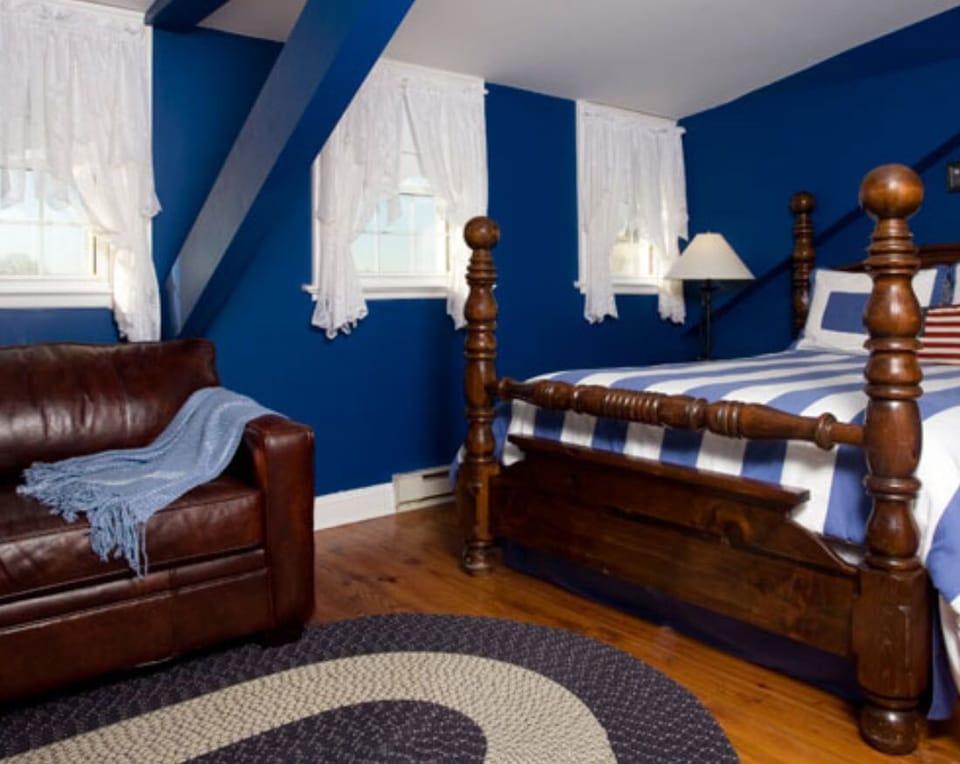 Premium bedding, blackout drapes, iron/ironing board, free WiFi