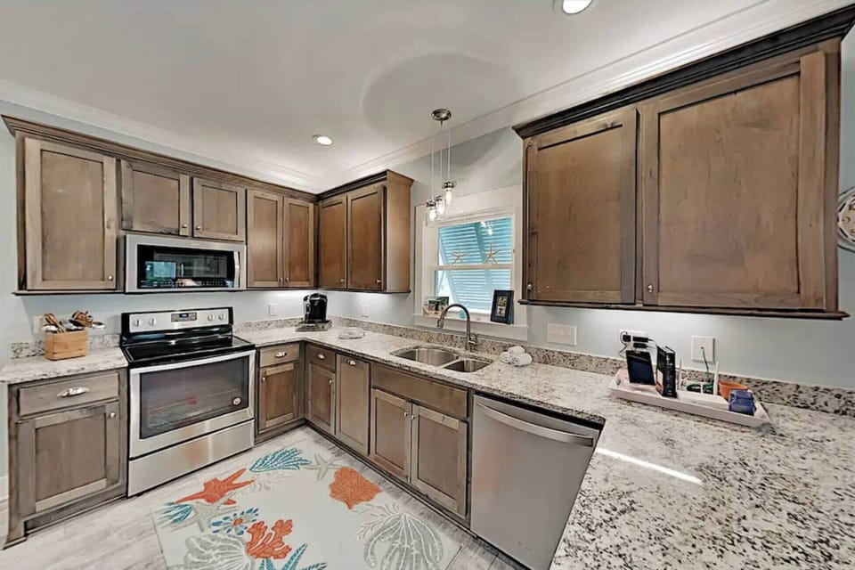 House, 3 Bedrooms, Smoking, Balcony | Private kitchen