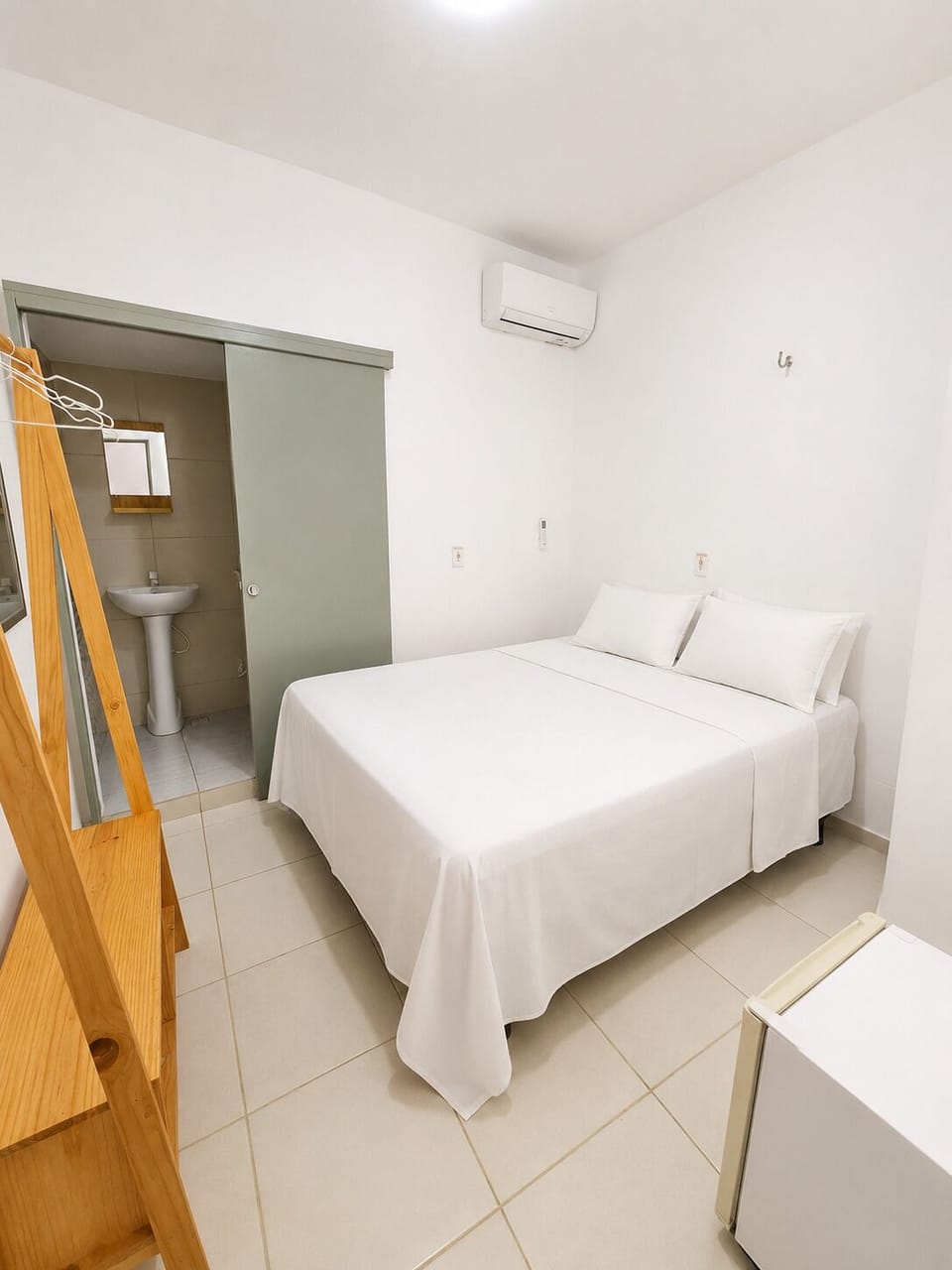 Classic Double Room | Minibar, free WiFi