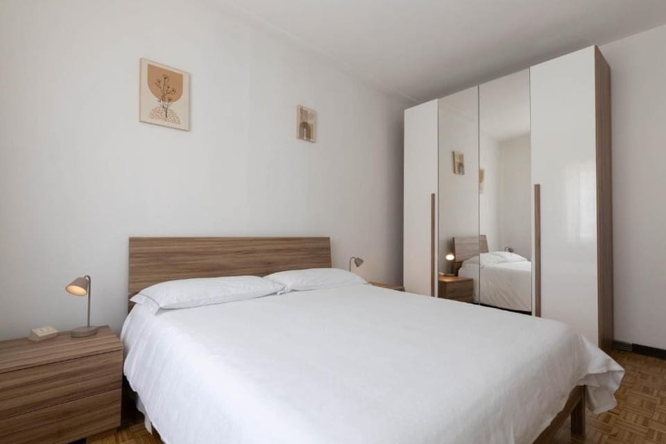 Basic Double or Twin Room, Non Smoking | Desk, free WiFi