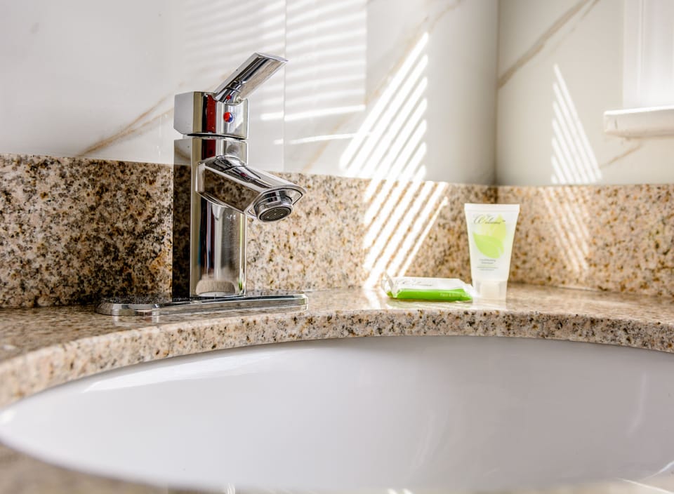 Bathroom sink