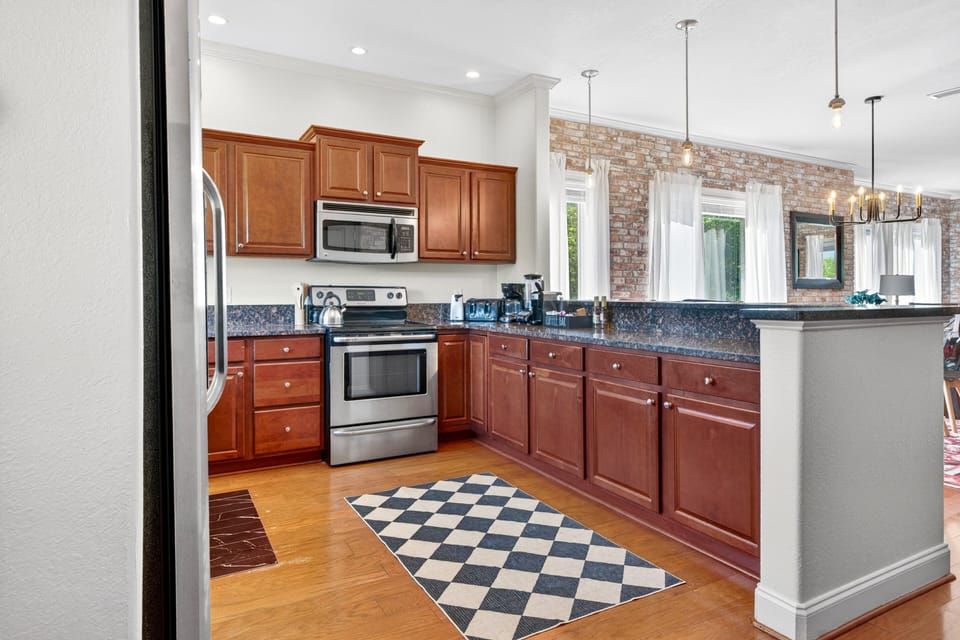 Condo, 2 Bedrooms | Private kitchen | Coffee/tea maker, toaster