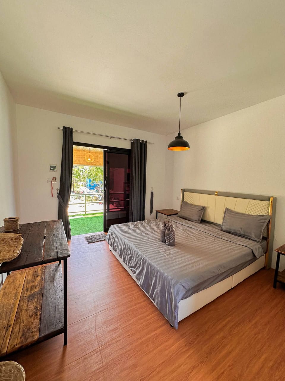 Classic Double Room, Balcony, Partial Ocean View