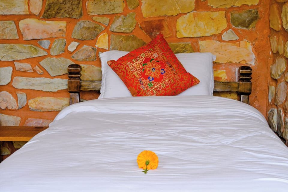 Twin Room, Balcony, Garden View | WiFi (free), bed sheets