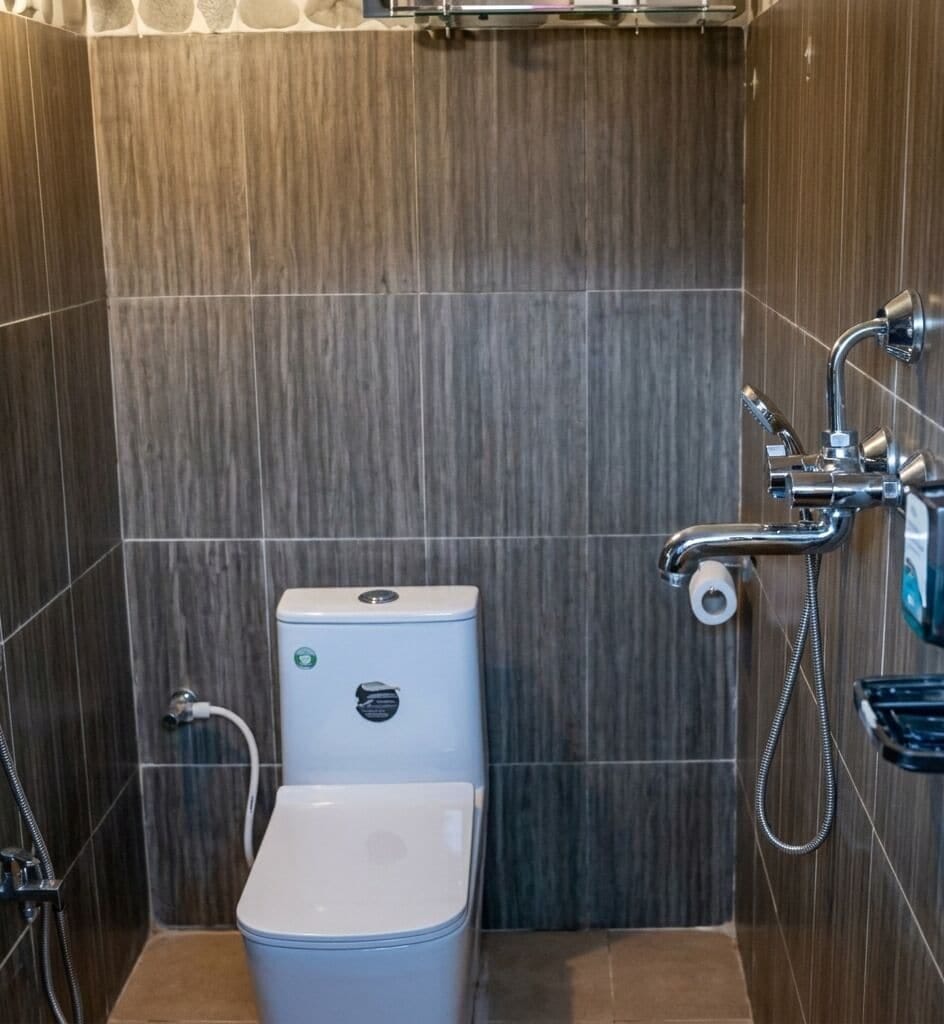 Twin Room, Balcony, Garden View | Bathroom