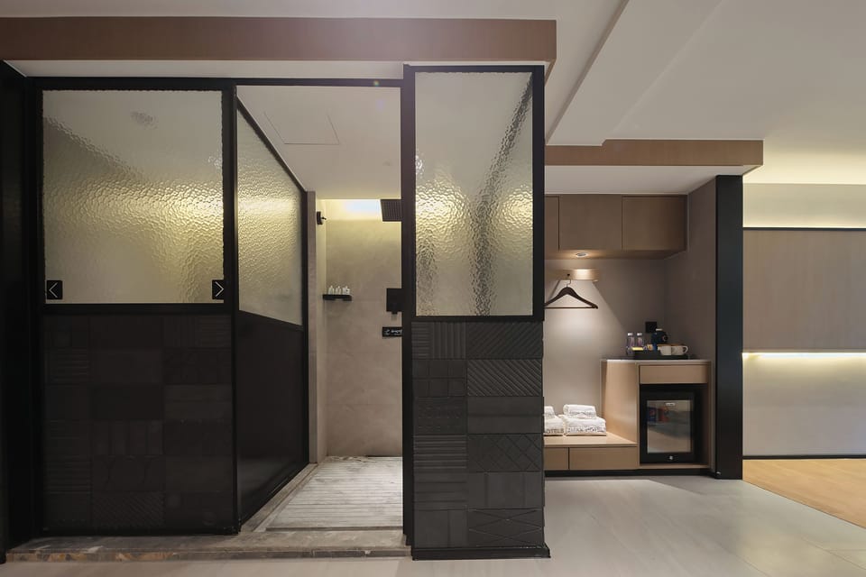 Comfort Twin Room, City View | Interior