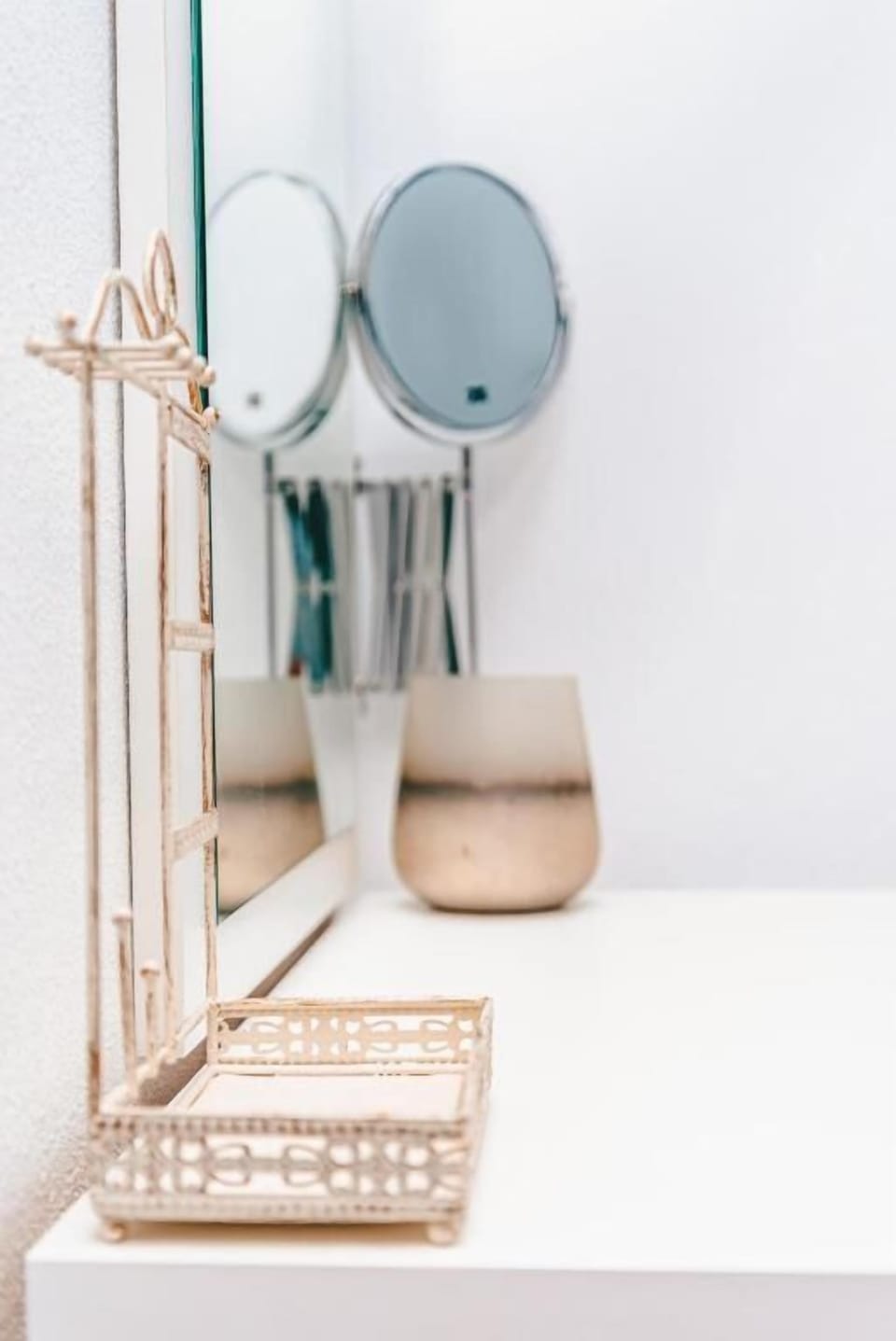 Studio, Balcony, Garden View | Interior detail