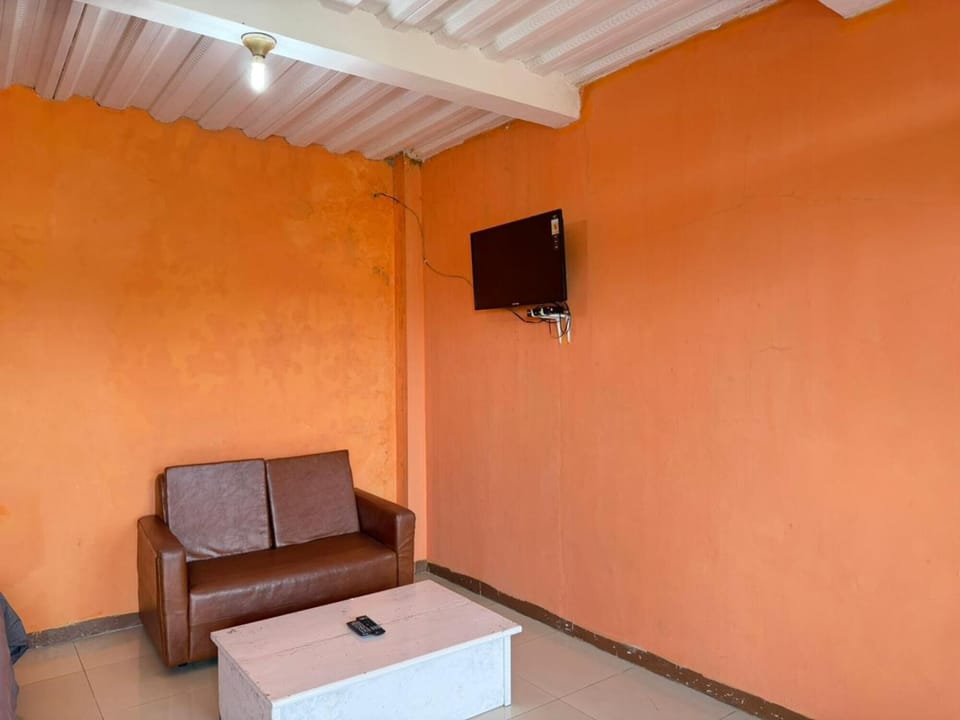 Superior Double Room | Living area | TV