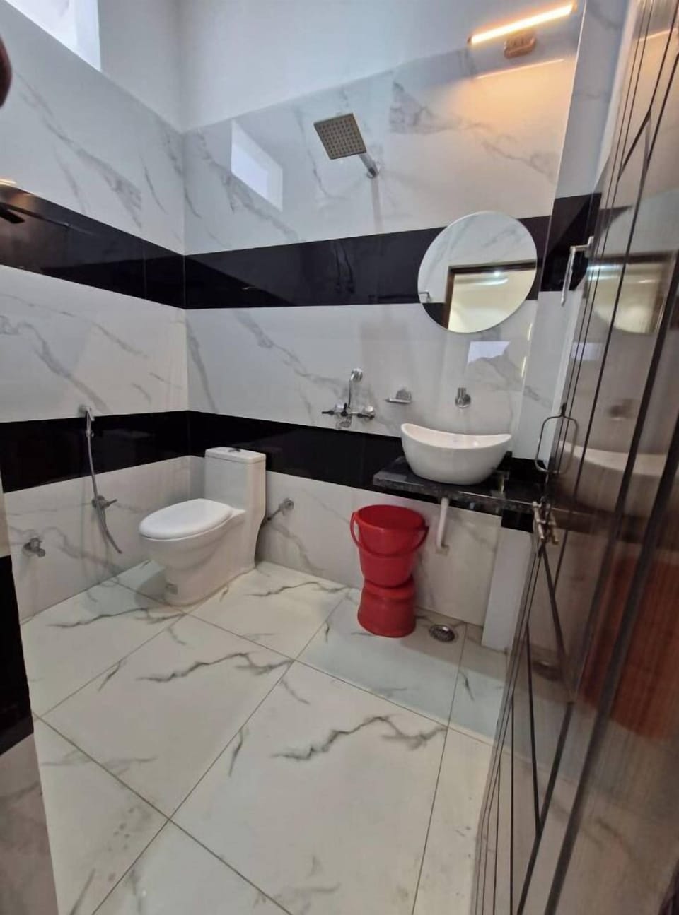 Deluxe Room, City View | Bathroom