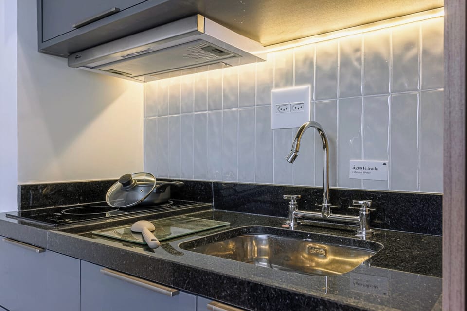 Studio Casal | Private kitchen | Fridge, microwave, stovetop, cookware/dishes/utensils