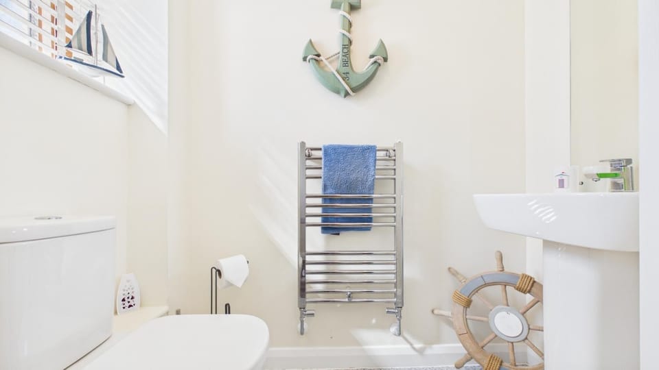 Anchors Aweigh - 2 Bedroom - New Hedges Cottage in Saundersfoot