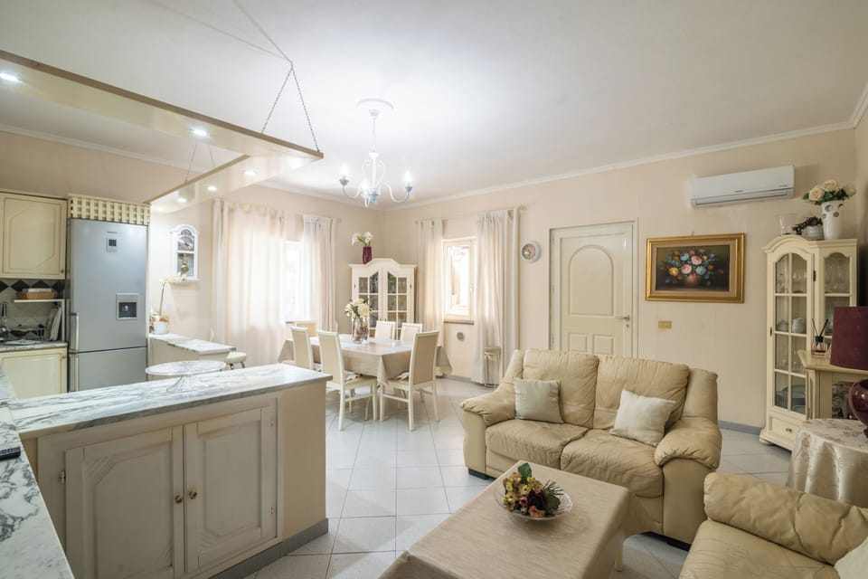 Condo, 2 Bedrooms | Living area