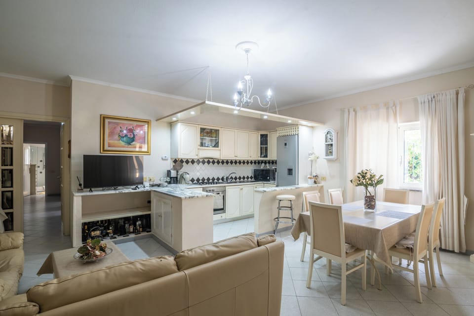 Condo, 2 Bedrooms | Interior