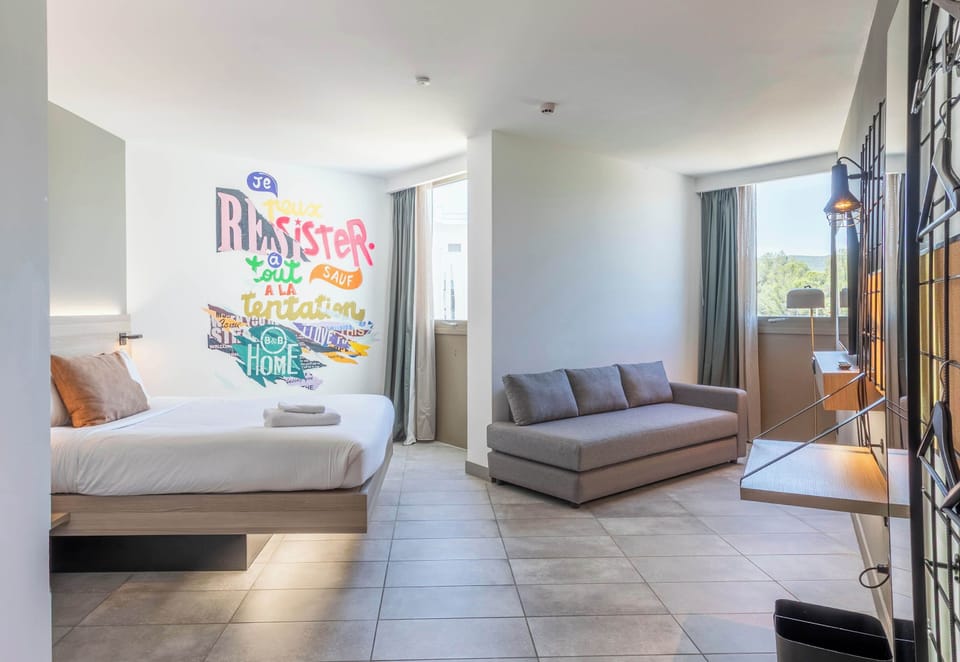 Triple Room, Non Smoking | Free WiFi, bed sheets