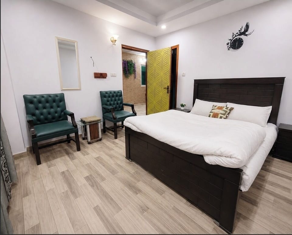 Family Double Room | Iron/ironing board, free WiFi