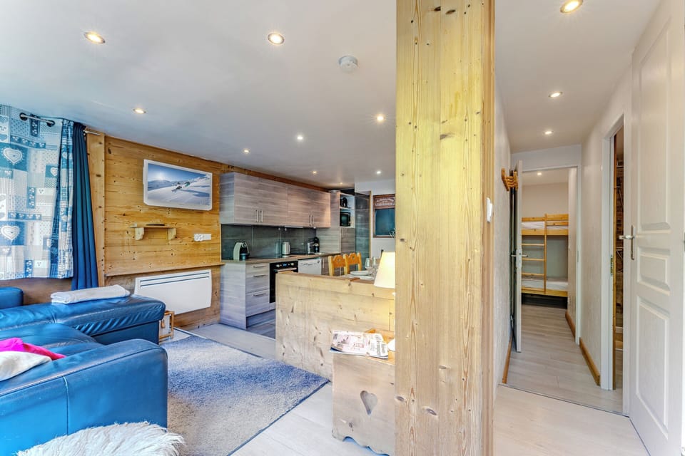 Deluxe Apartment, Balcony, Mountain View | Interior