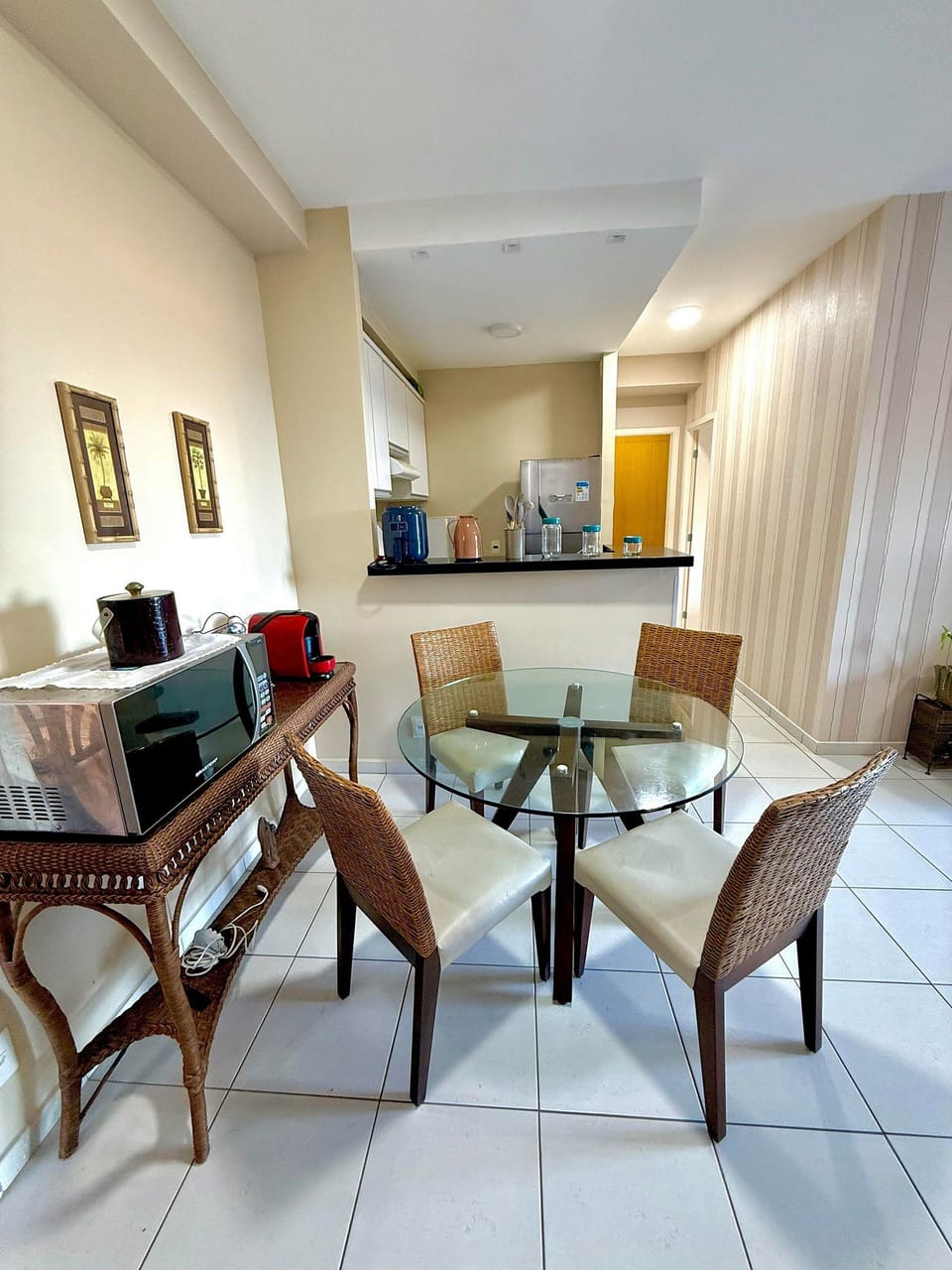 Basic Apartment | Dining