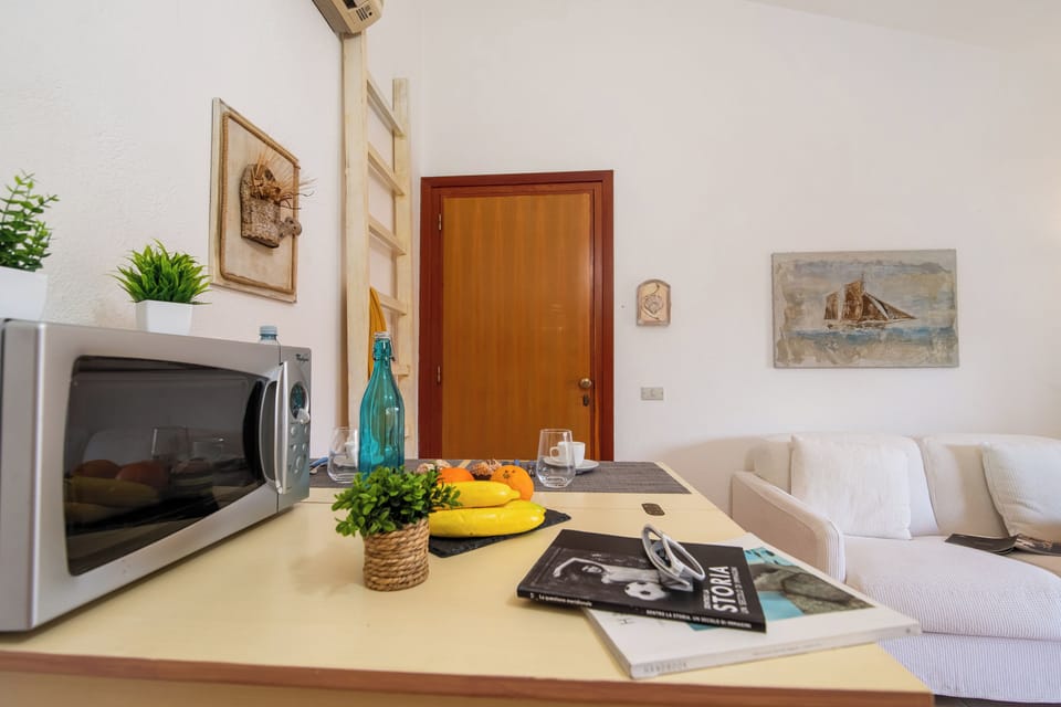 Family Studio, Microwave, Sea View (Nido Di Tom) | Interior