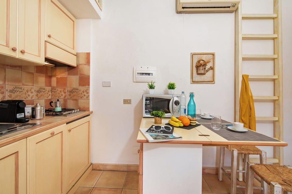 Family Studio, Microwave, Sea View (Nido Di Tom) | Private kitchen