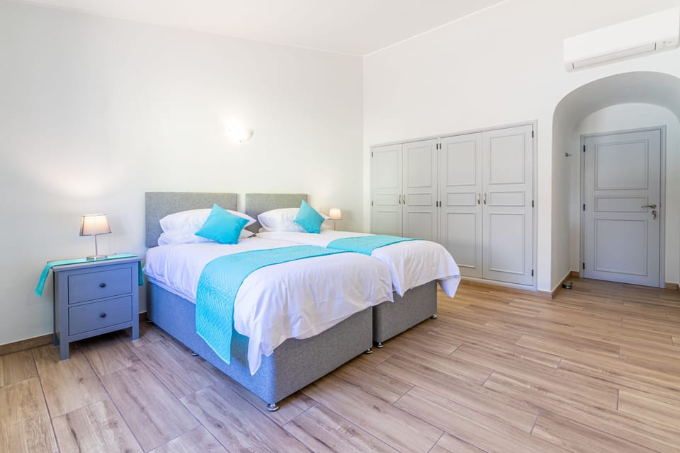 4 bedrooms