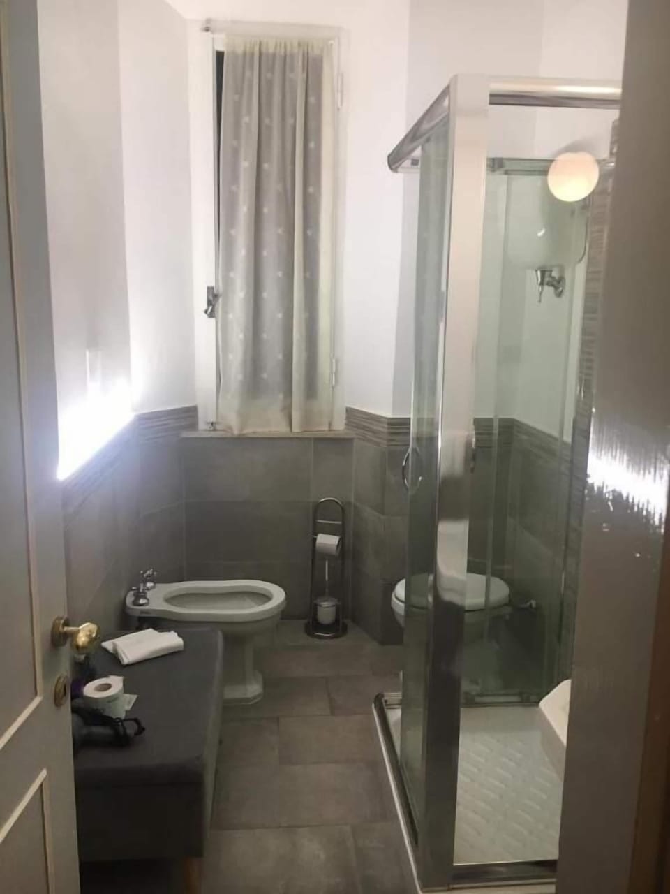 Family Room | Bathroom