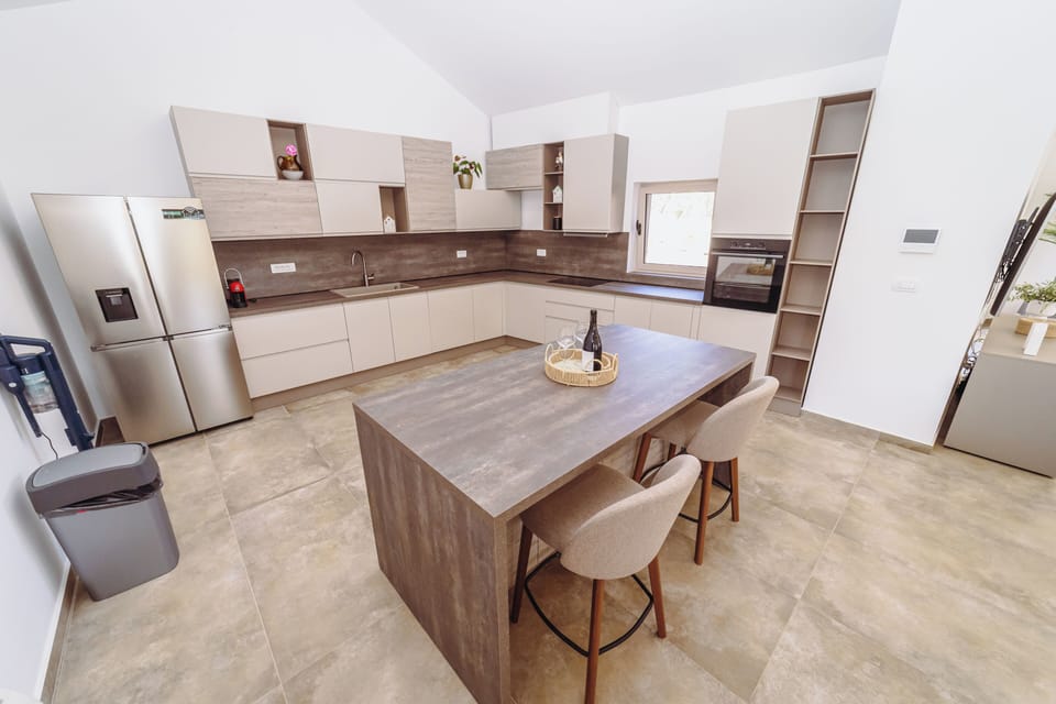 Traditional House, Garden View | Private kitchen | Espresso maker, coffee/tea maker, electric kettle