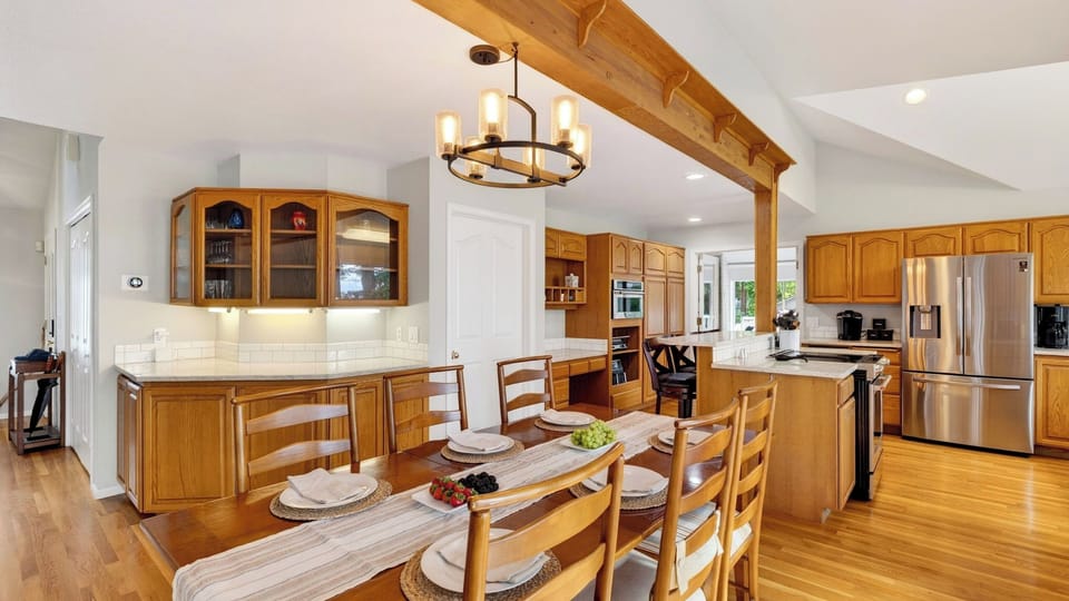 House (5 Bedrooms) | Interior