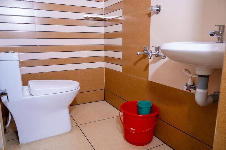 Standard Double Room, Mountain View | Bathroom | Shower, free toiletries, towels, soap