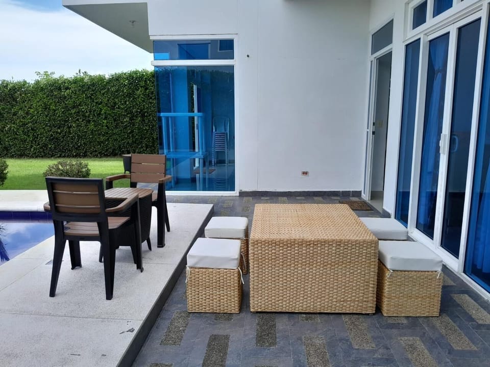 House, 4 Bedrooms, Accessible, Smoking | Outdoor dining