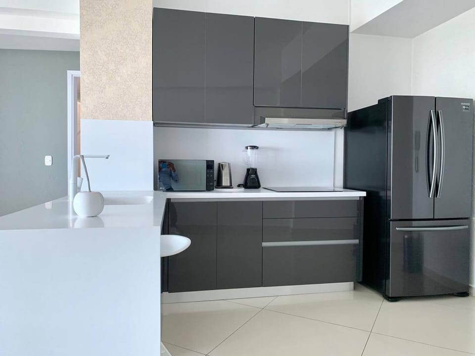 Apartment, 2 Bedrooms, Smoking, Hot Tub | Private kitchen