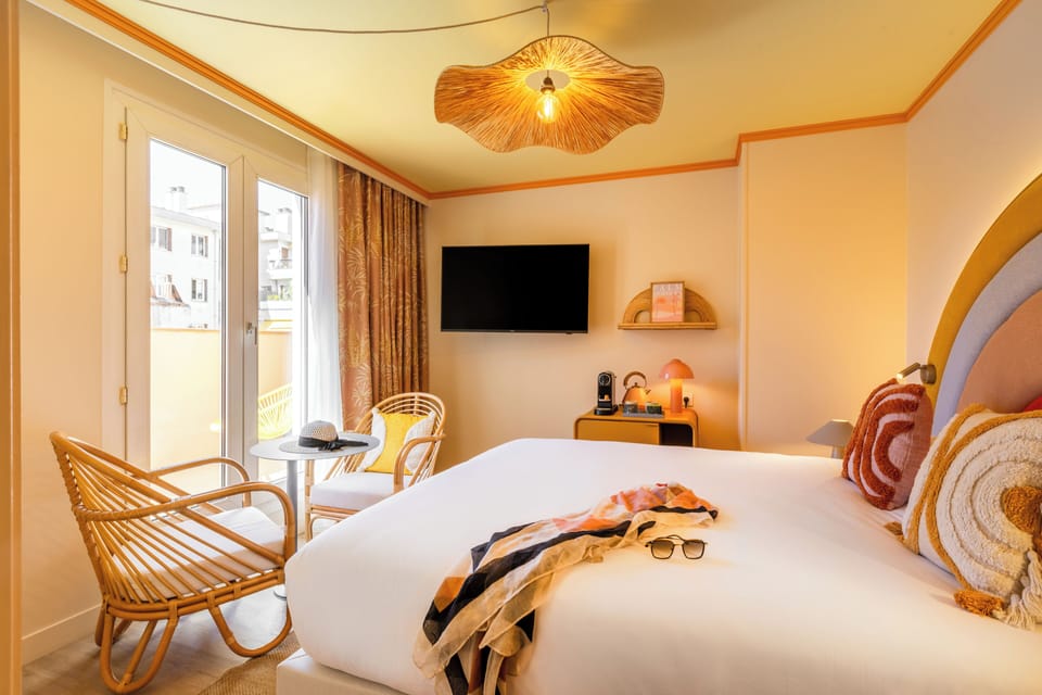 Comfort Double Room, 1 Double Bed, Terrace | 1 bedroom, minibar, in-room safe, soundproofing