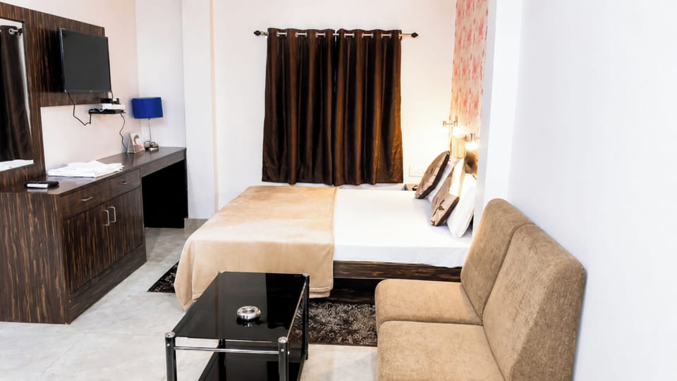 Deluxe Double Room, Air conditioning | View from room