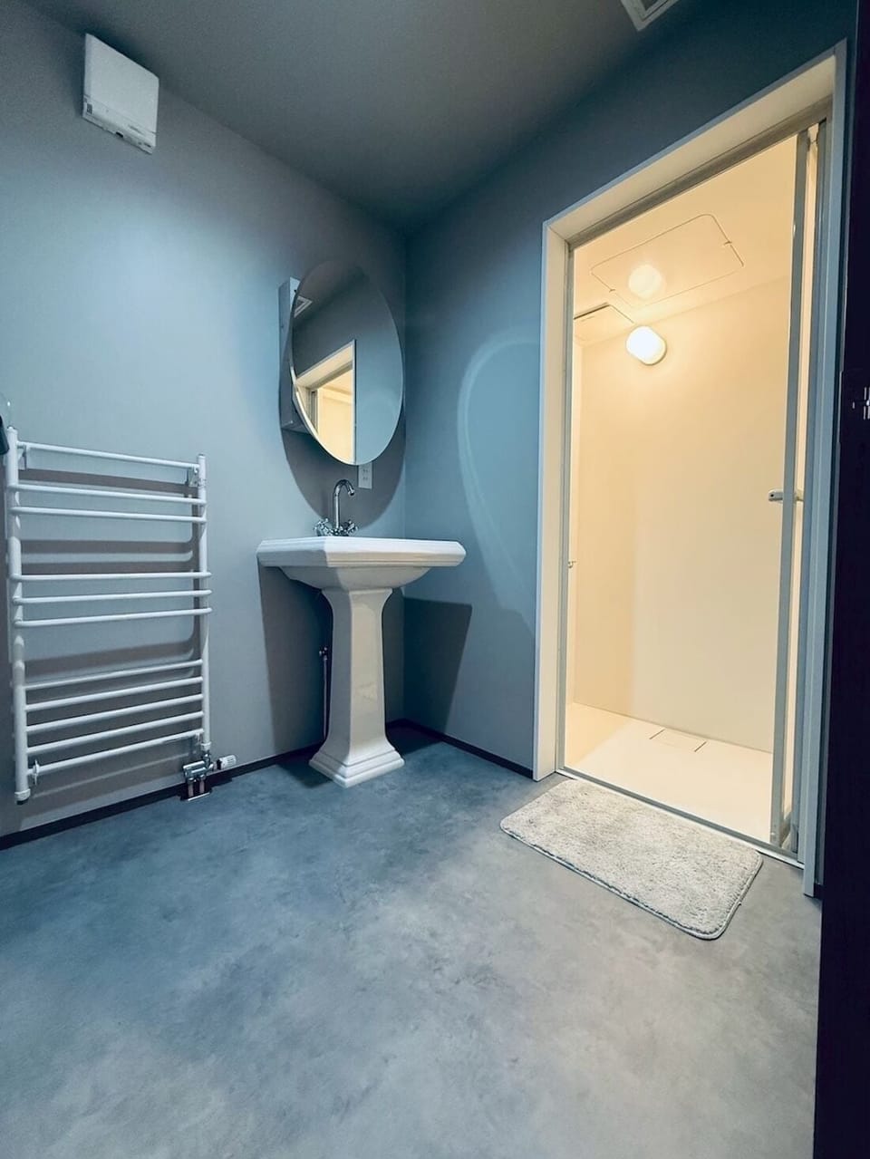 House | Bathroom