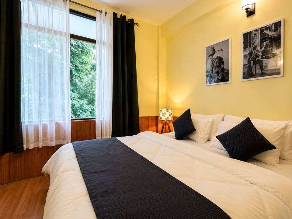 Deluxe Double Room, Mountain View | WiFi (free)