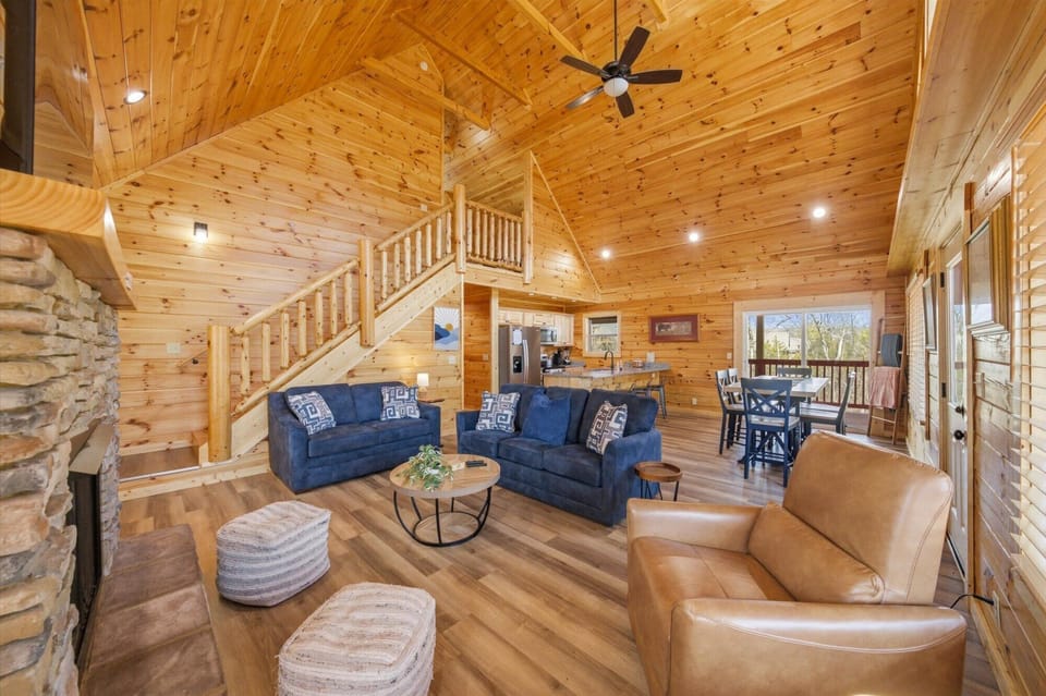 Cabin, Multiple Beds, Mountain View (Morning Glory) | Living area