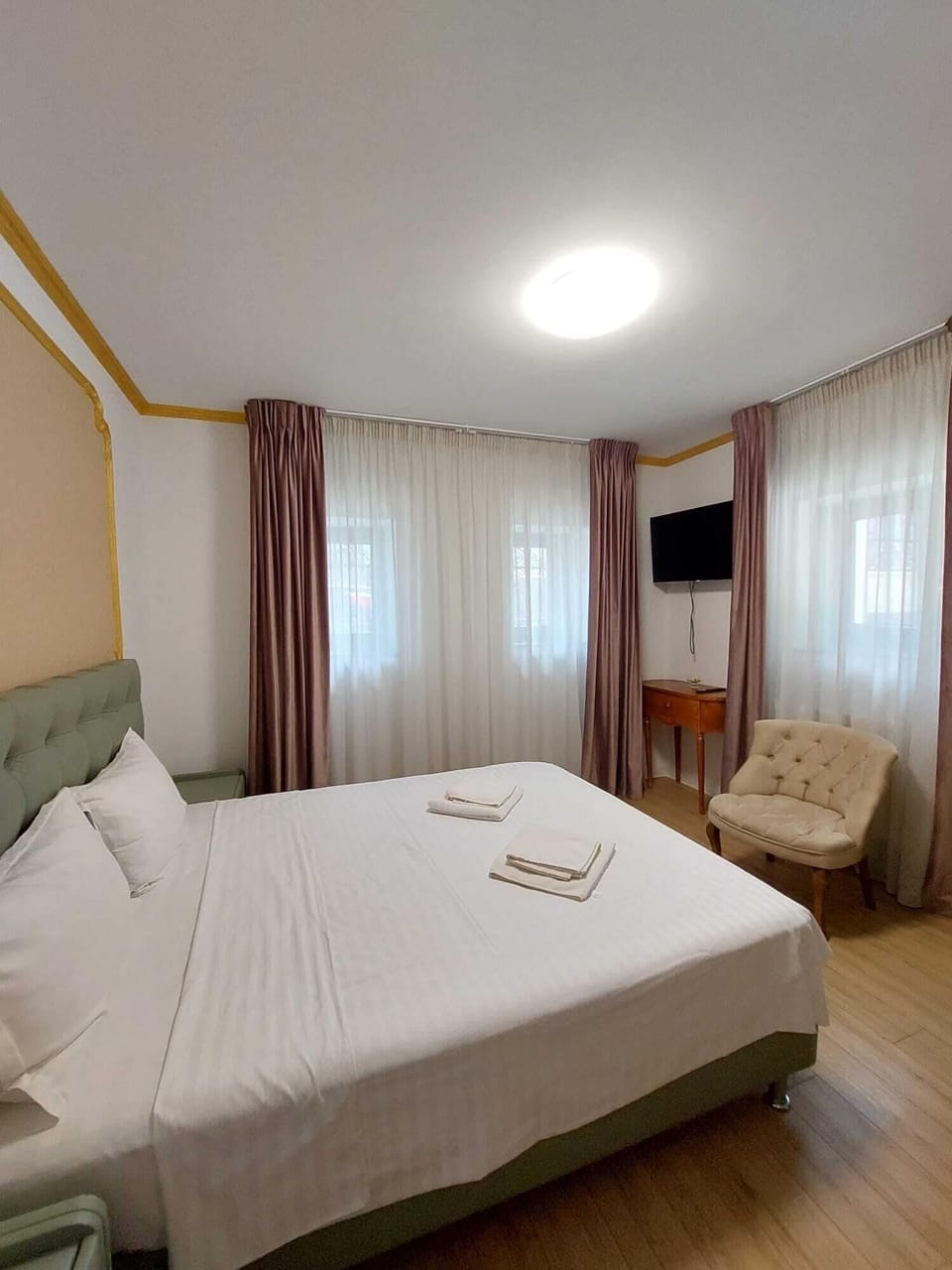 Economy Double Room, Non Smoking | Blackout drapes, soundproofing, WiFi (free)