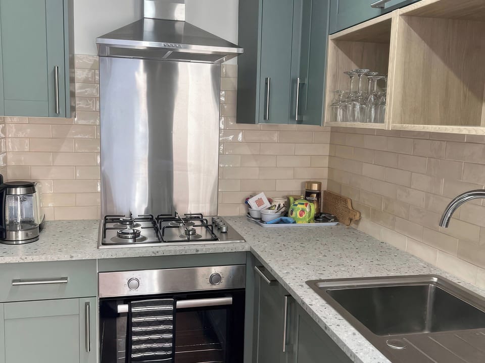Dishwasher, cookware/dishes/utensils