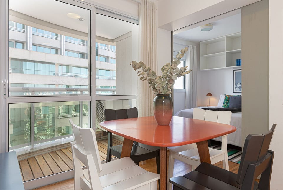 Basic Apartment | Dining