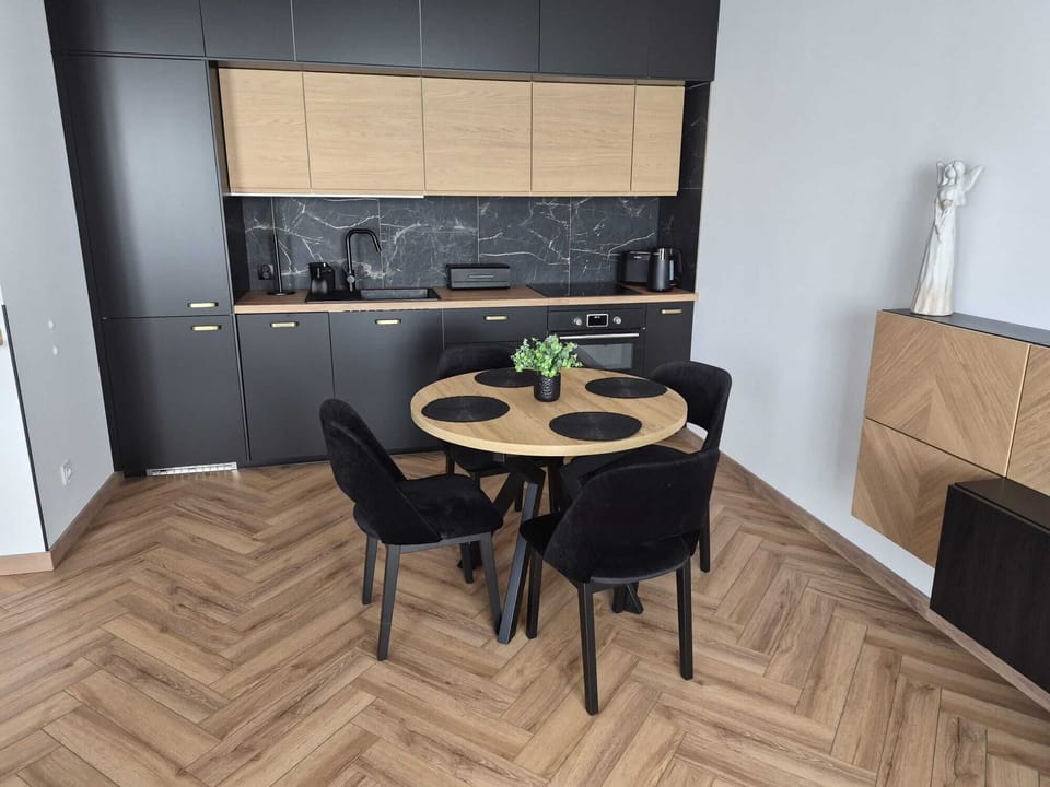 Comfort Apartment | Dining