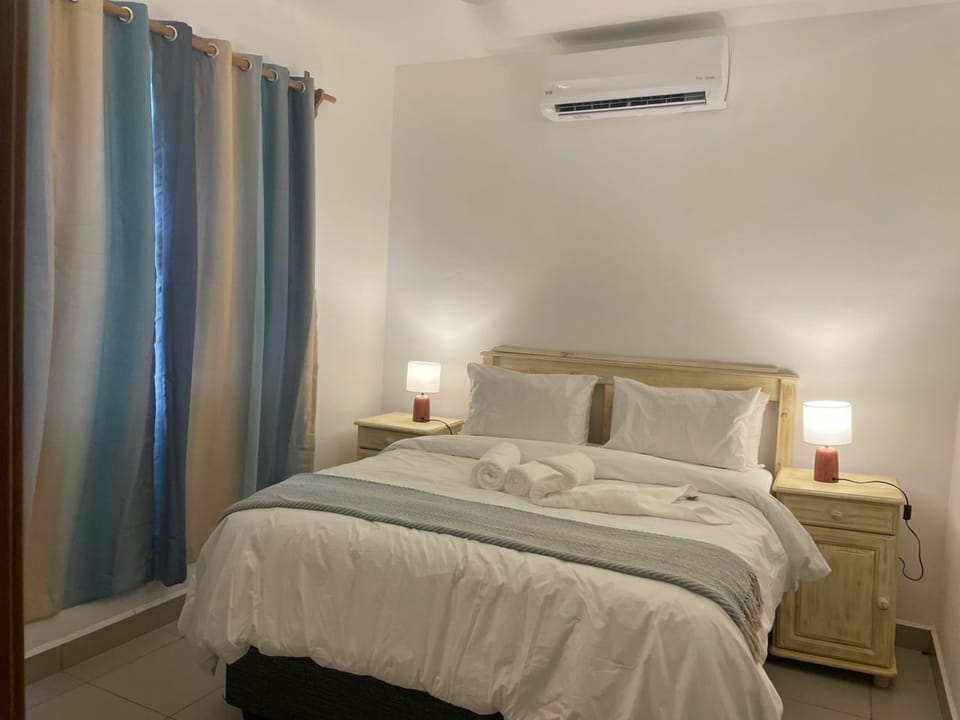 Deluxe Bungalow, Bay View | In-room safe, desk, laptop workspace, iron/ironing board