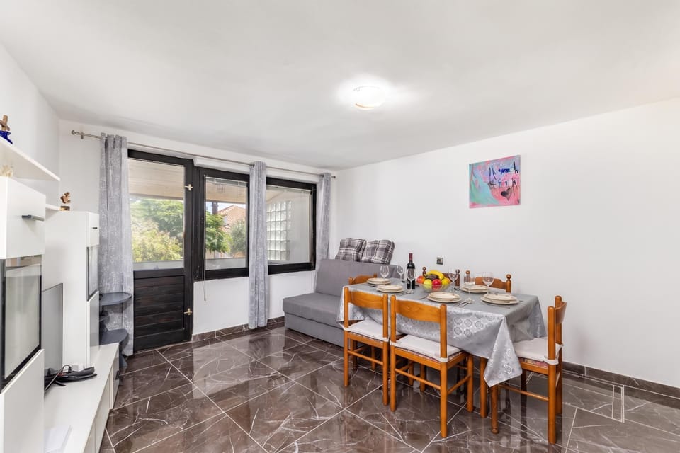 Standard House, 2 Bedrooms, Microwave, Mountainside (Summer Breeze Dominique 2BR Island) | Dining