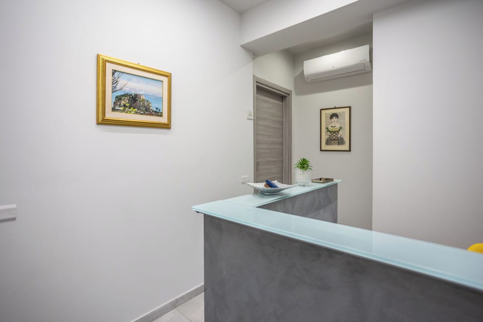 Room, Balcony | Lobby